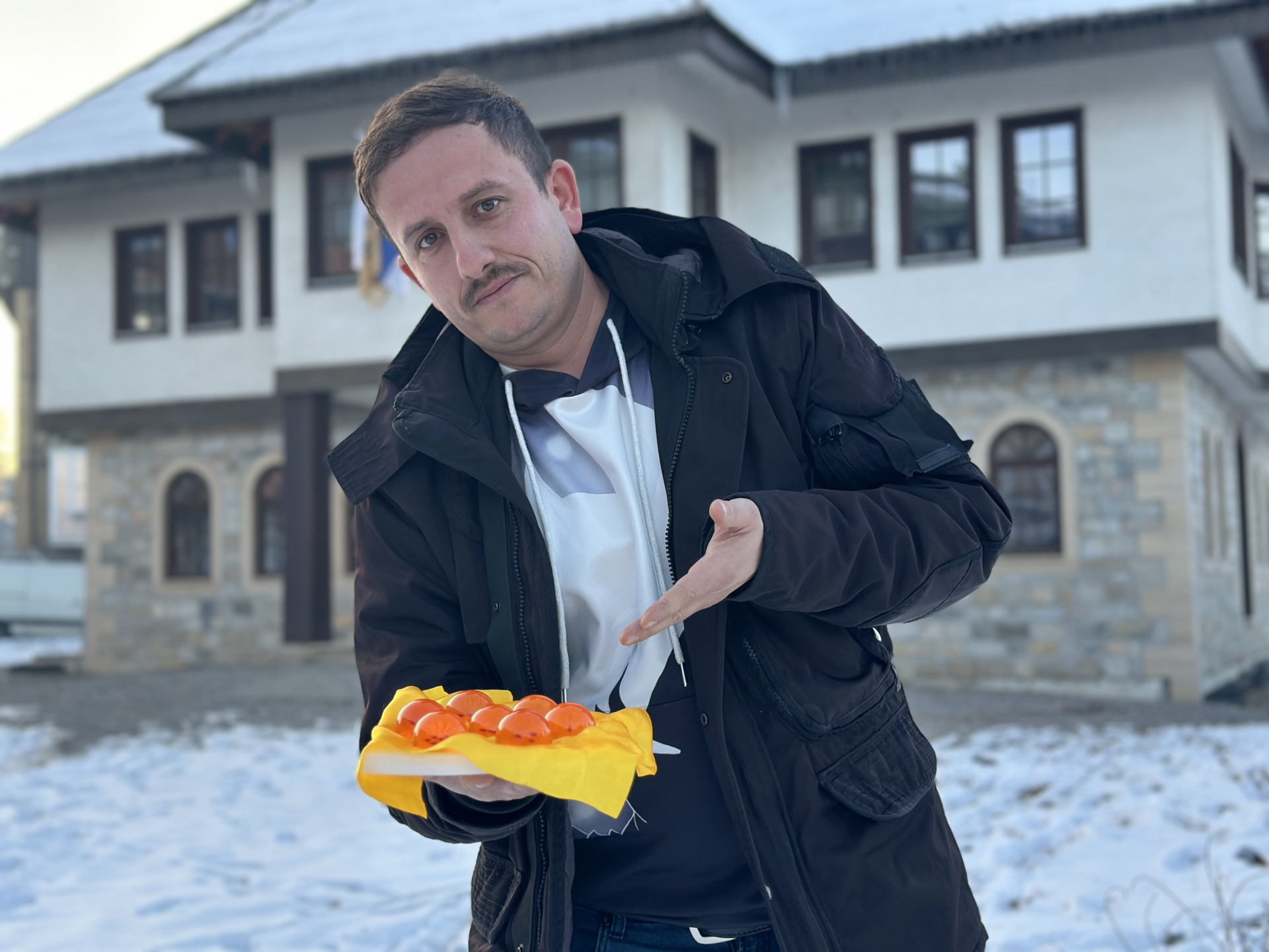 Neobična kolekcija čuvenog pešterskog rendžera: Sabahudin ima staklene Zmajeve kugle koje su stigle čak iz Francuske - to nije samo crtani, već mnogo više od toga (FOTO)