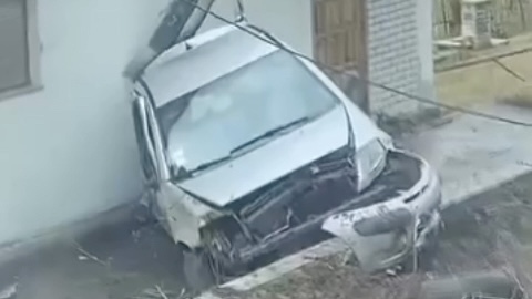 Tragedija kod Priboja, poginuo mladić: Sleteo sa puta i udario u kuću, nastradao na licu mesta (FOTO)(VIDEO)