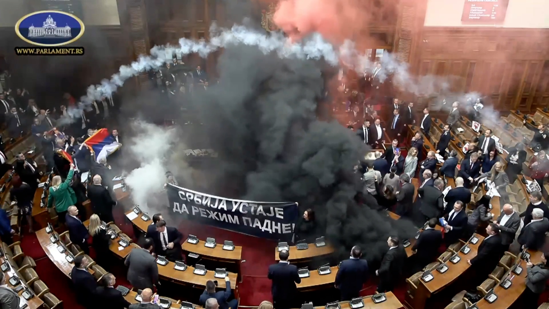 Opozicija pravi haos u Skupštini Srbije / foto: Printscreen