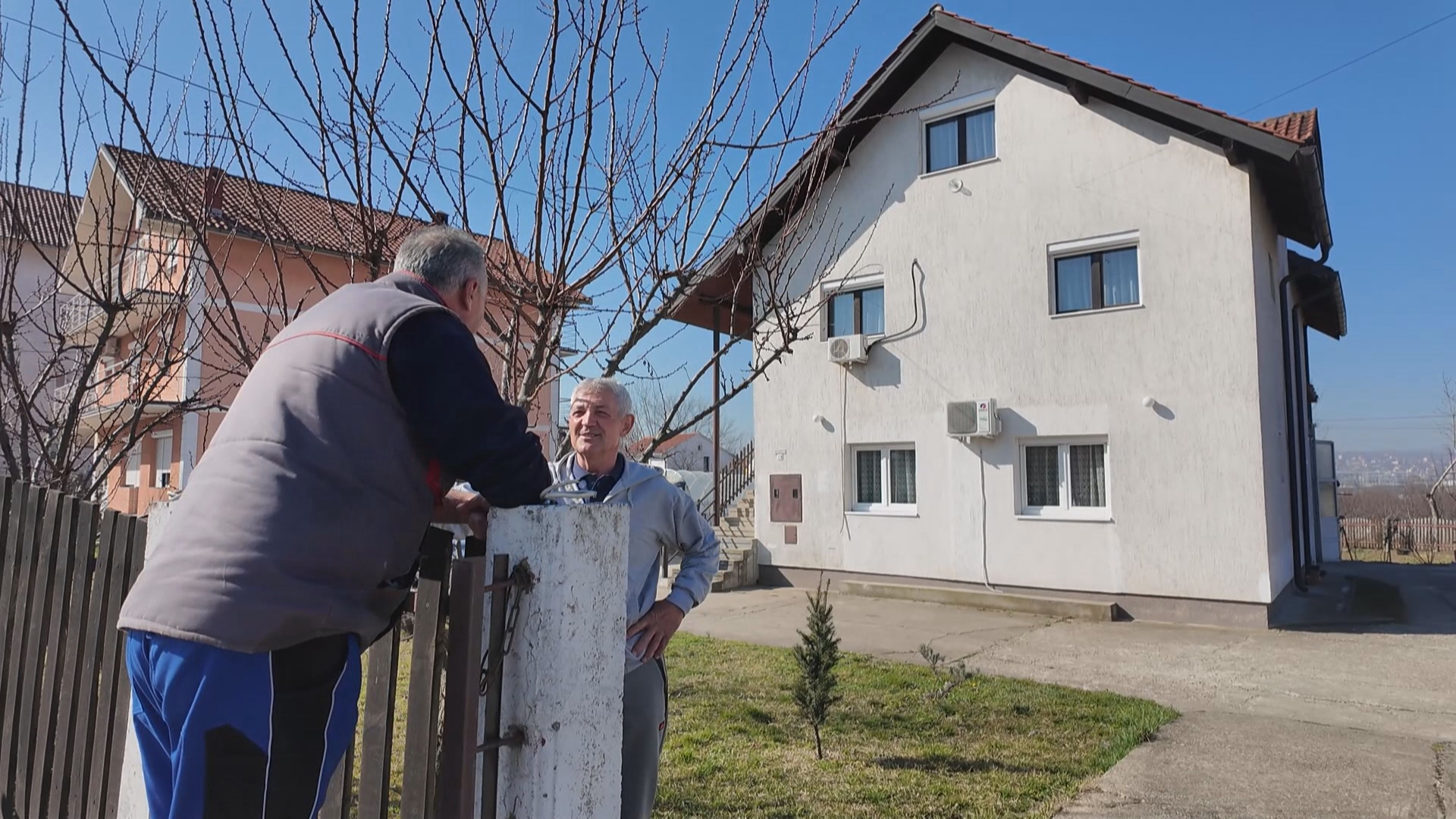 Tri puta ga zmija šarka ujedela za istu nogu i sve je - preživeo: Laza iz Boleča je čovek fenomen, evo kako se izborio sa opasnim otrovom i stekao "imunitet" (FOTO)