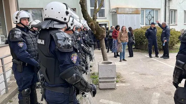 U Požegi napeto, ali bez većih incidenata / foto: RINA