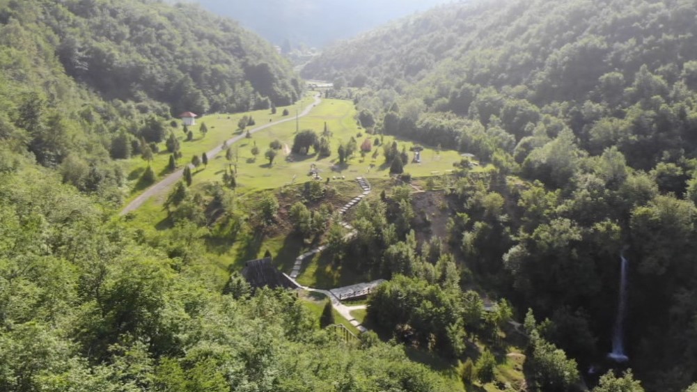 Sjajan gest: Mitar boluje od cerebralane paralize i njegovim roditeljima bilo je potrebno da im neko na planini ustupi plac, ponuda omah stigla sa Zlatibora