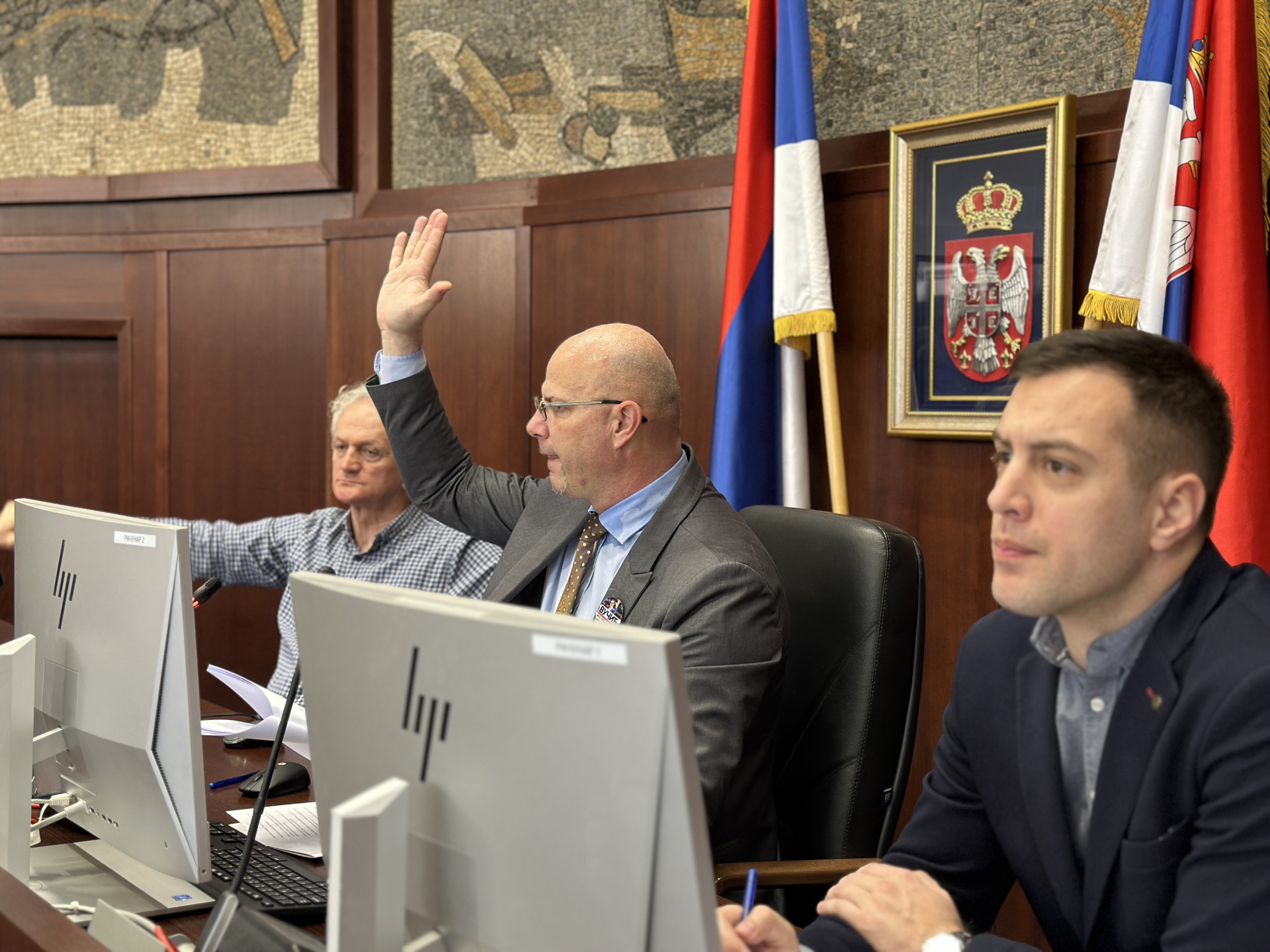 Nakon nereda, zasedanje u Čačku nastavljeno bez incidenata / foto: RINA