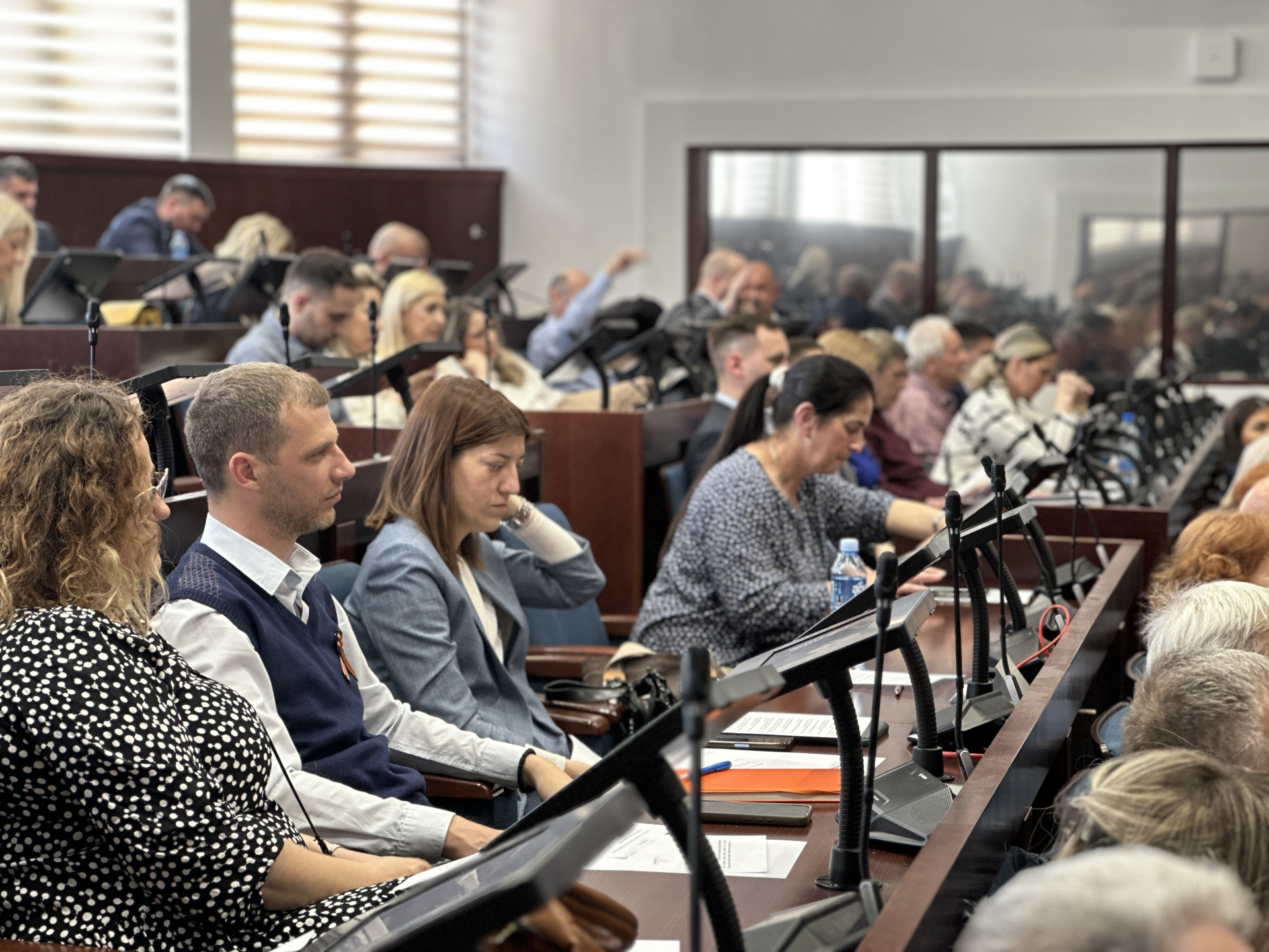 Nakon nereda, zasedanje u Čačku nastavljeno bez incidenata / foto: RINA