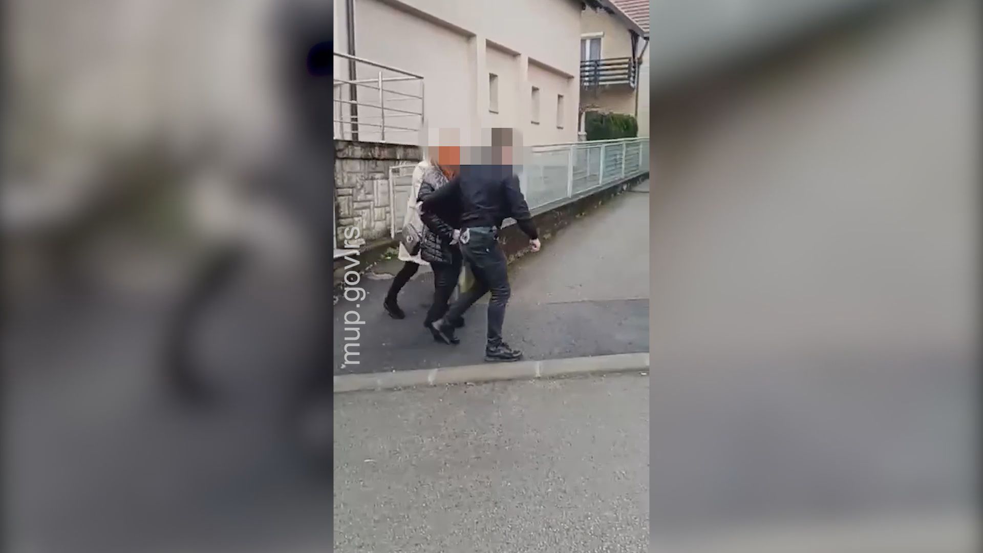 Hapšenje zbog korupcije u Kraljevu: Oštetila kupce i banke za skoro 400 miliona, "zaradila" više od 5 miliona (FOTO)(VIDEO)