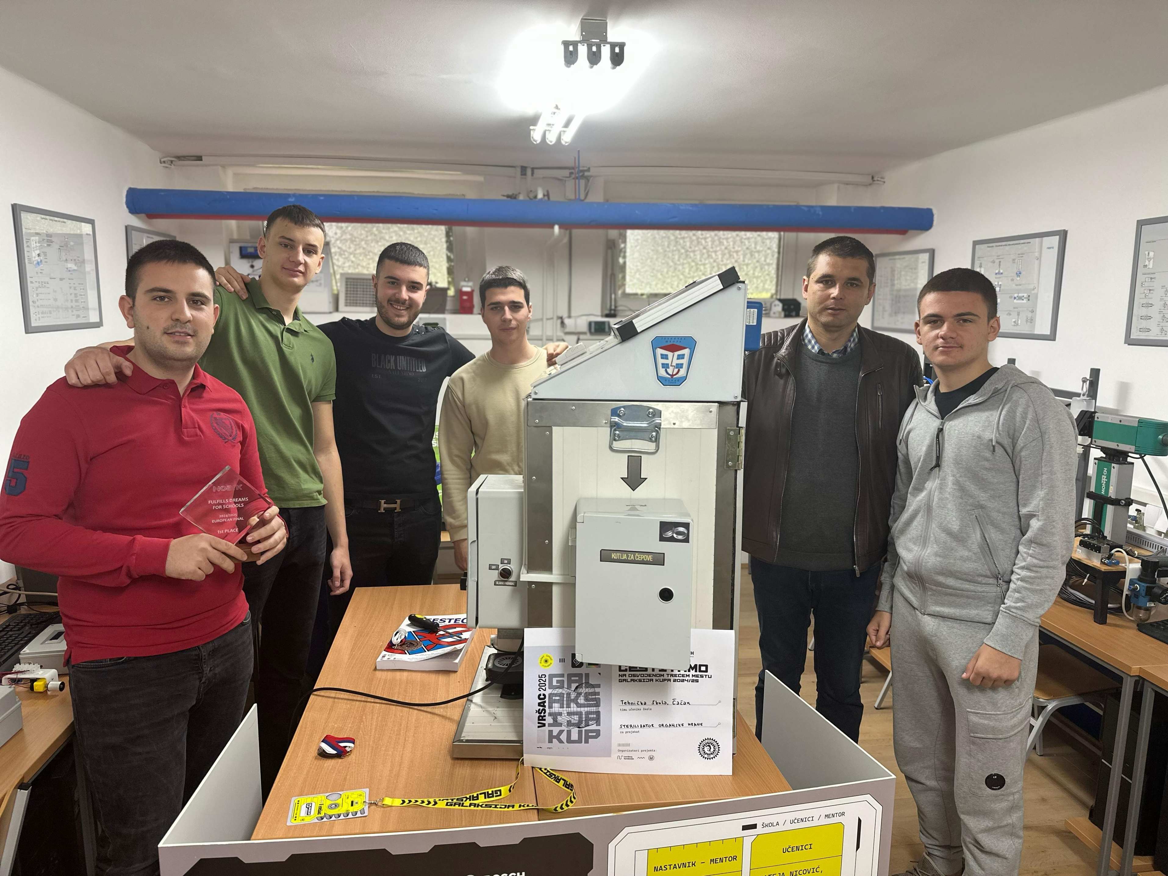 Ova deca su ponos Srbije: Čačani pokorili Prag svojom inovativnom idejom, učenici Tehničke škole mesecima unazad vredno se spremali za prestižno takmičenje (FOTO)