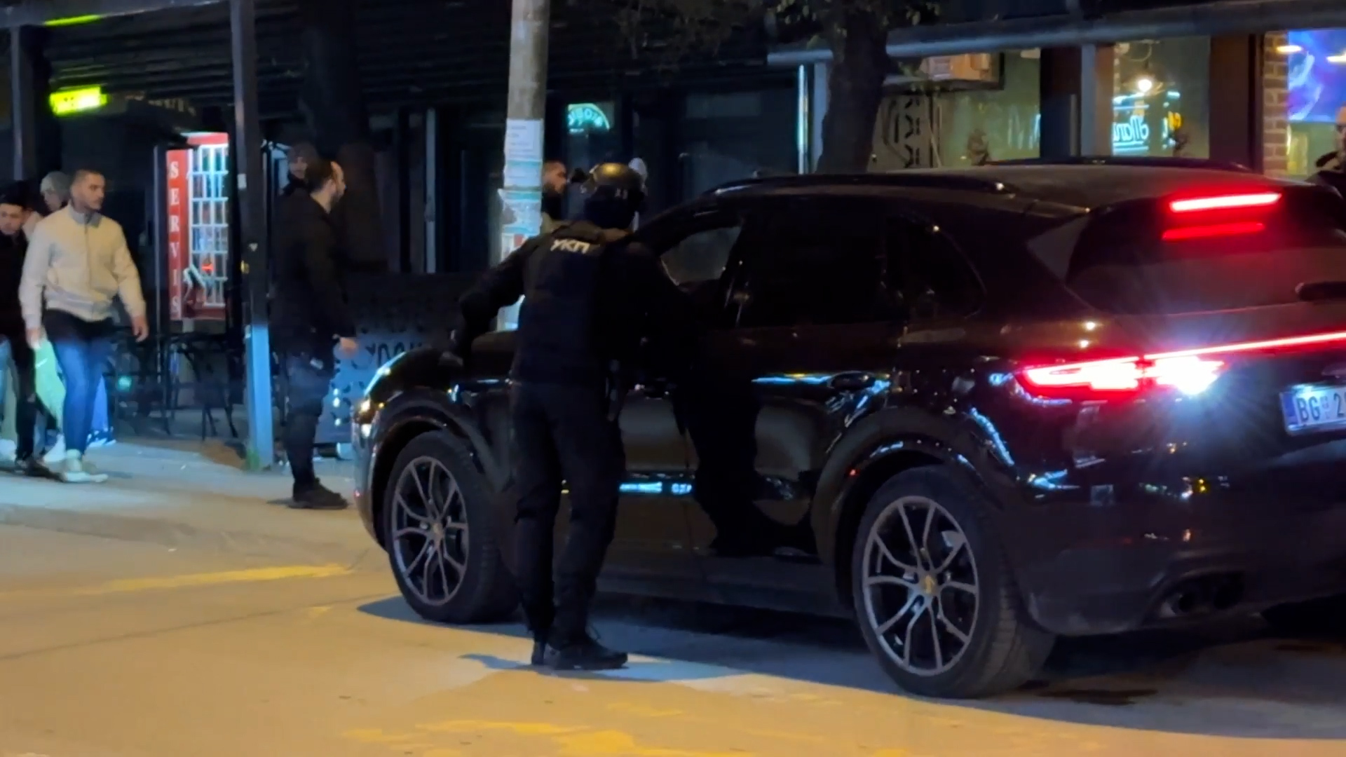 Spektakularna akcija UKP-a u Novom Pazaru: Uhapšen muškarac za kojim je tragala cela Evropa (FOTO)(VIDEO)