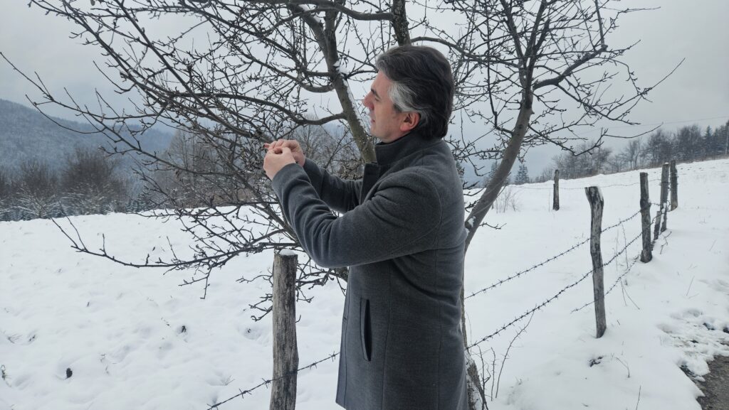 Zabrinuti voćari u Polimskoj dolini zbog snega i mraza u aprilu / foto: RINA