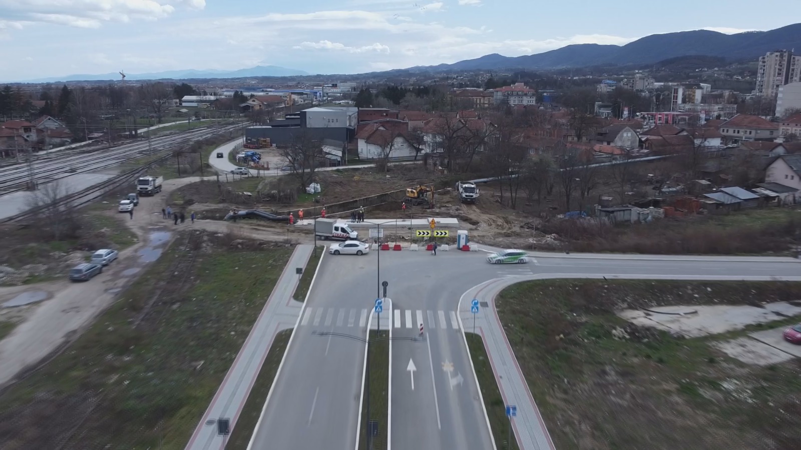 Novi most, proširenje Bulevara vojvode Putnika i nova parking mesta: Punom parom se izvode bitni infrastrukturni radovi na teritoriji grada Čačka (FOTO)