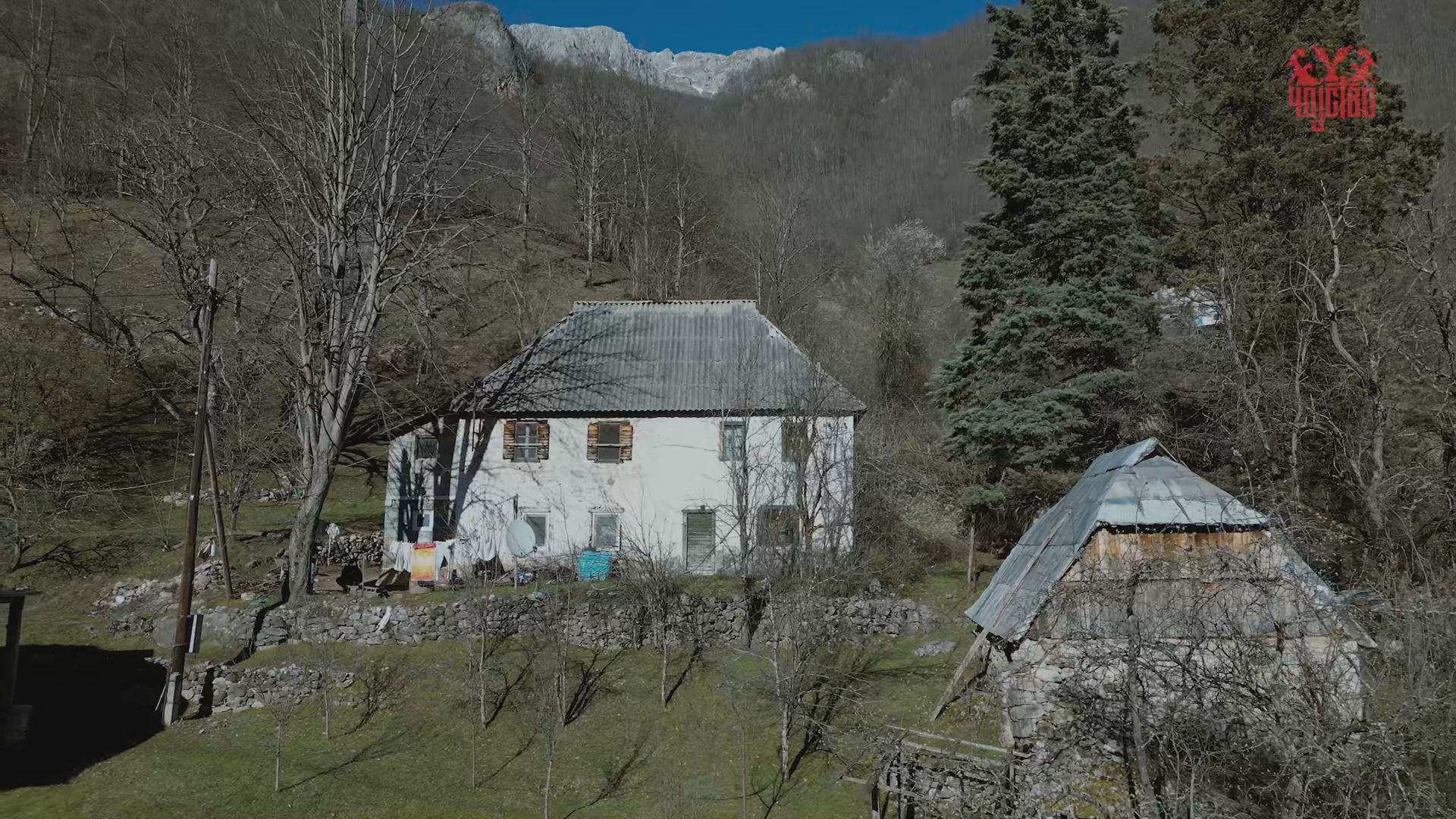 Ustajem u 6 da namirim stoku, pa idem u školu a kad se vratim čuvam ovce: Milan ima 14 godina i on je dečak heroj, sa braćom i sestrama održava imanje jer su roditelji bolesni (FOTO)(VIDEO) 