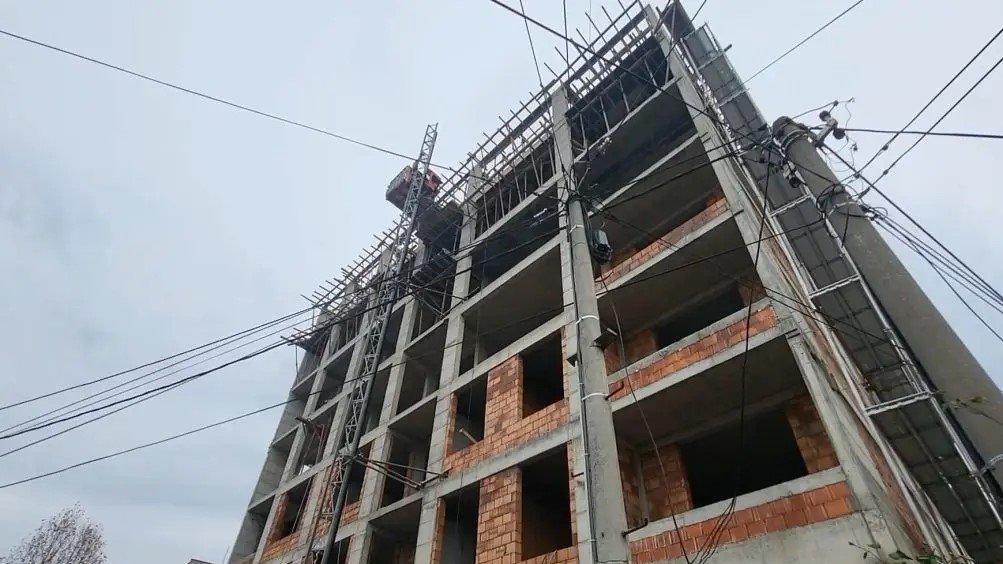 Oglas dobra zarada i plaćeni smeštaj i hrana: Pali kriminalci koji su trgovali ljudima u Crnoj Gori, preko društvenih mreža vrbovali turske državljane da rade na gradilištima