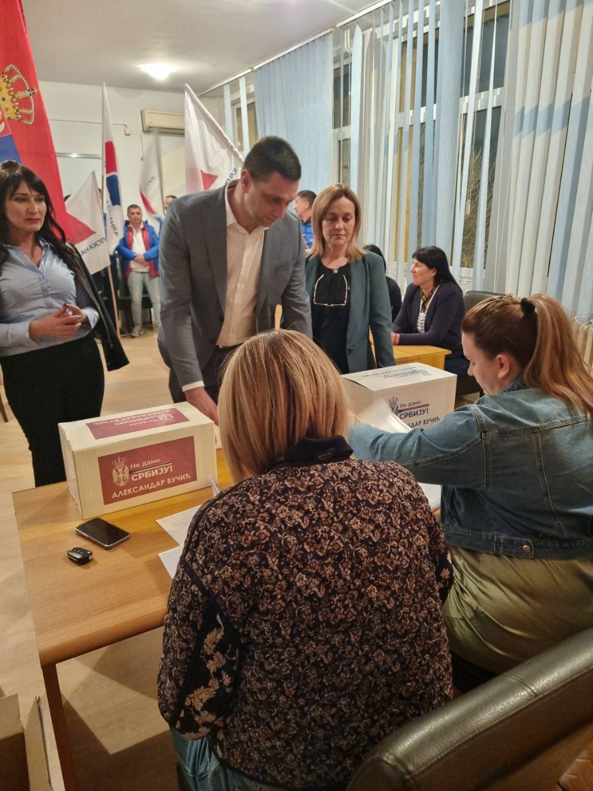Oboren rekord u Kosjeriću: Za samo tri sata Srpska napredna stranka skupila potpise i predala izbornu listu 