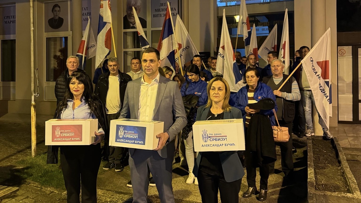 Srpska napredna stranka u Kosjeriću u rekordnom roku skupila potpise / foto: RINA