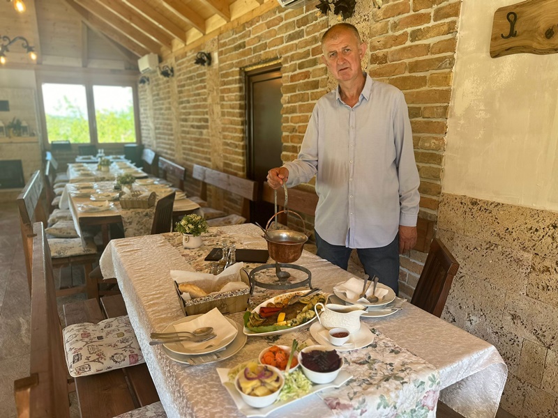 Milan otvorio jedinstveni restoran u Čačku / foto: RINA