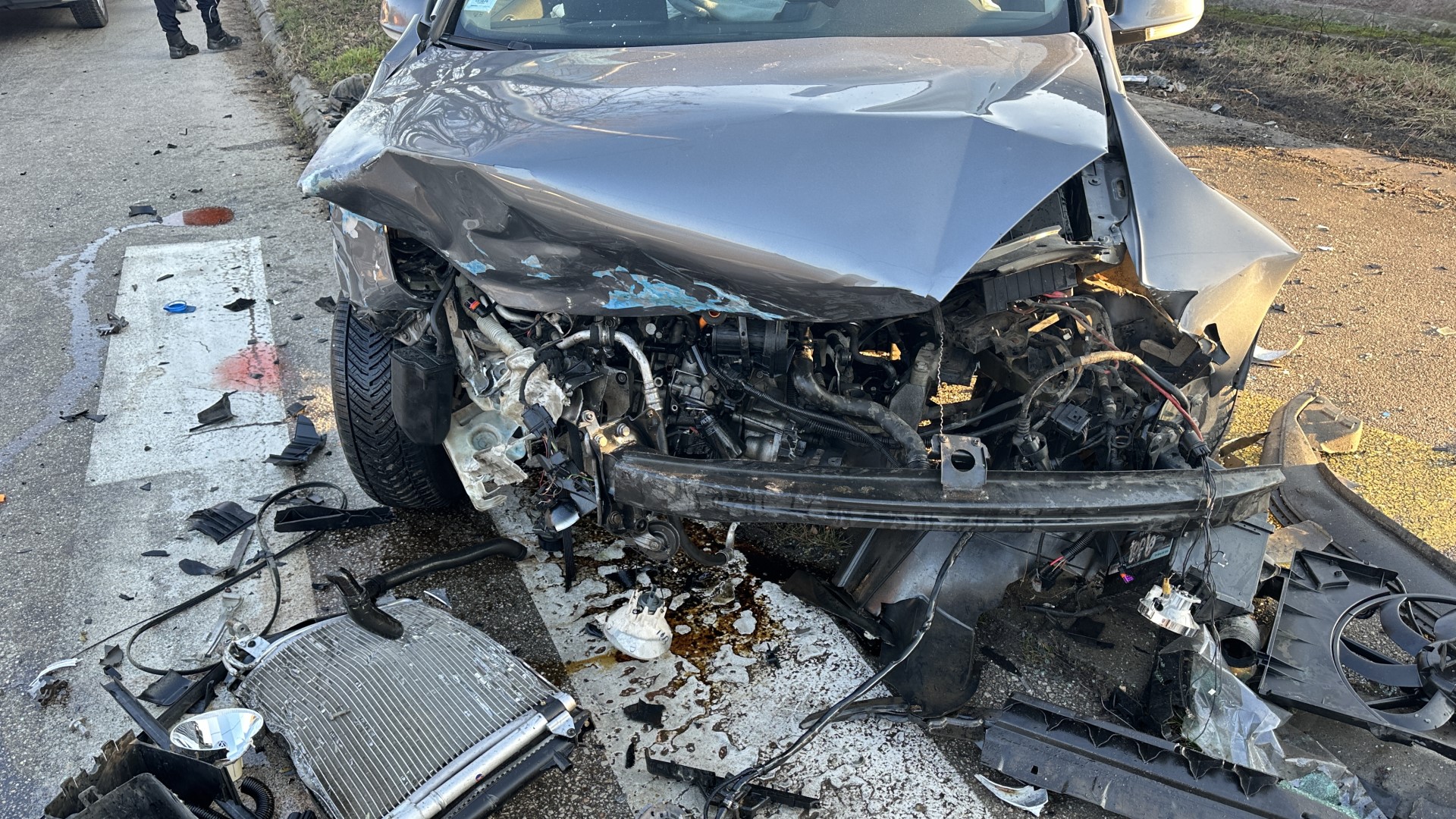 Sudar dva automobila izazvao haos na putu kod Vrnjačke Banje: Ogromne gužve, vozači zarobljeni u kolonama i savetuje im se strpljenje (VIDEO)