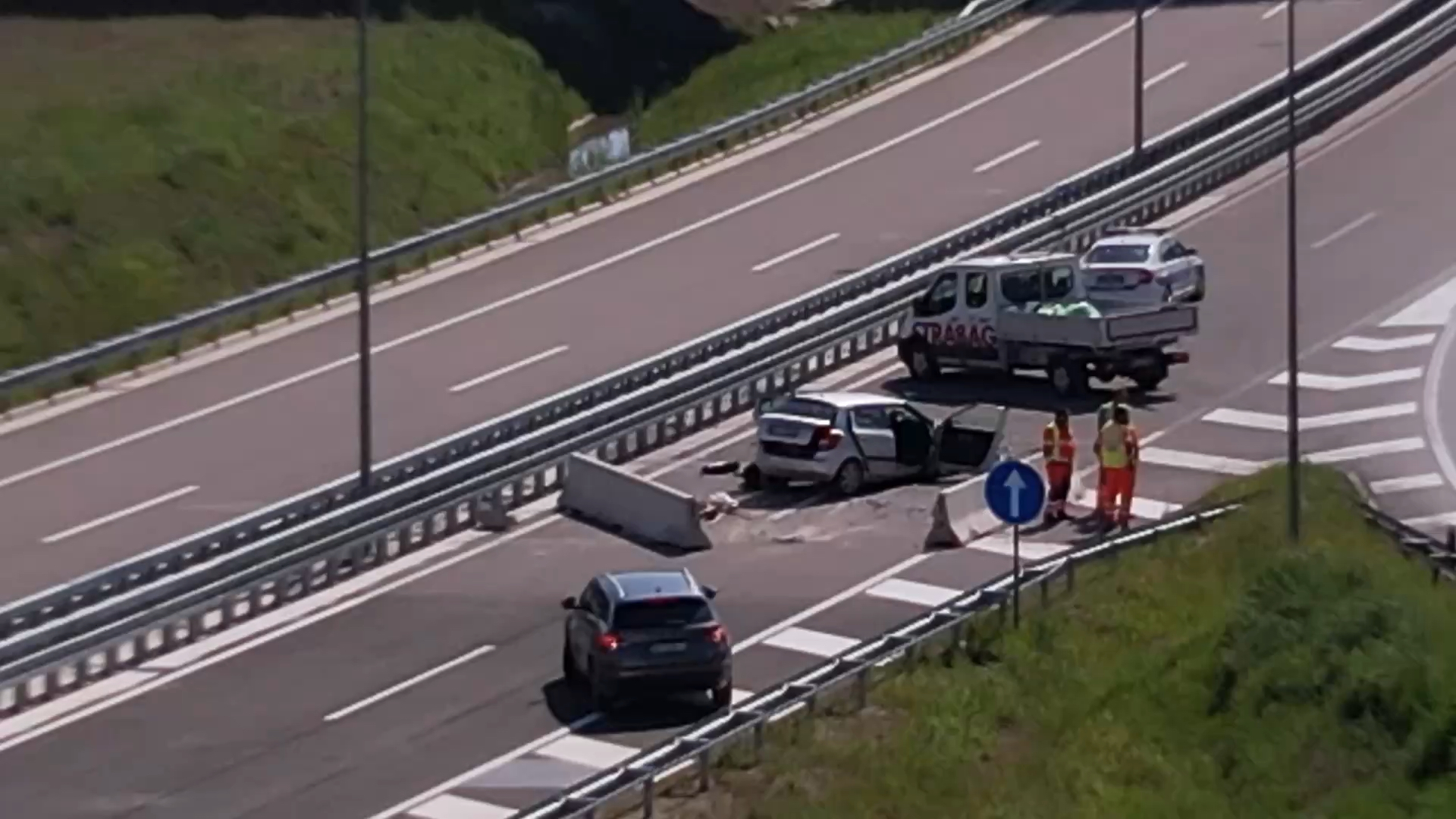 Nezgoda na auto-putu Miloš Veliki kod naplatne stanice u Pakovraću / foto: RINA
