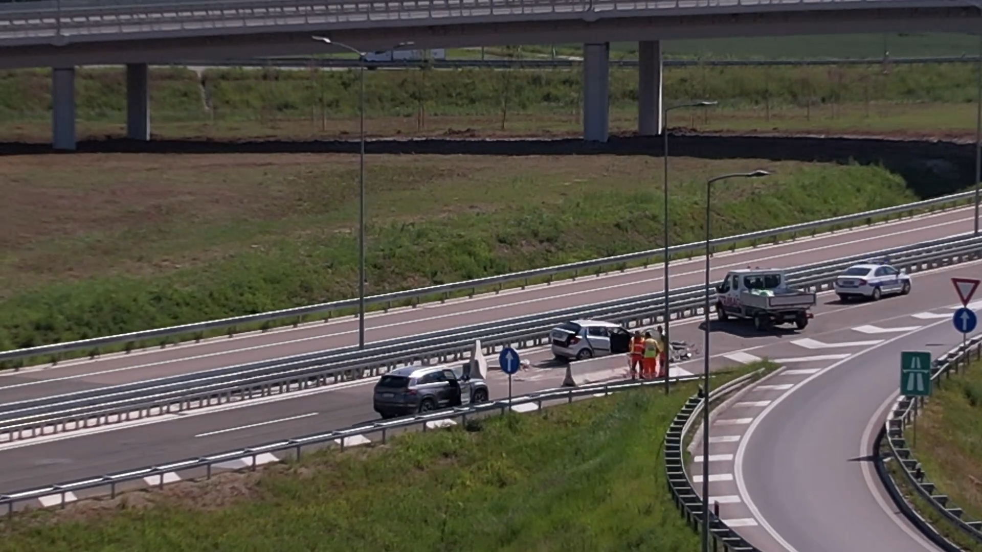 Dva muškarca na intenzivnoj nezi, jedan pušten na kućno lečenje: Poznato stanje povređenih u sudaru koji se dogodio na auto-putu Miloš Veliki