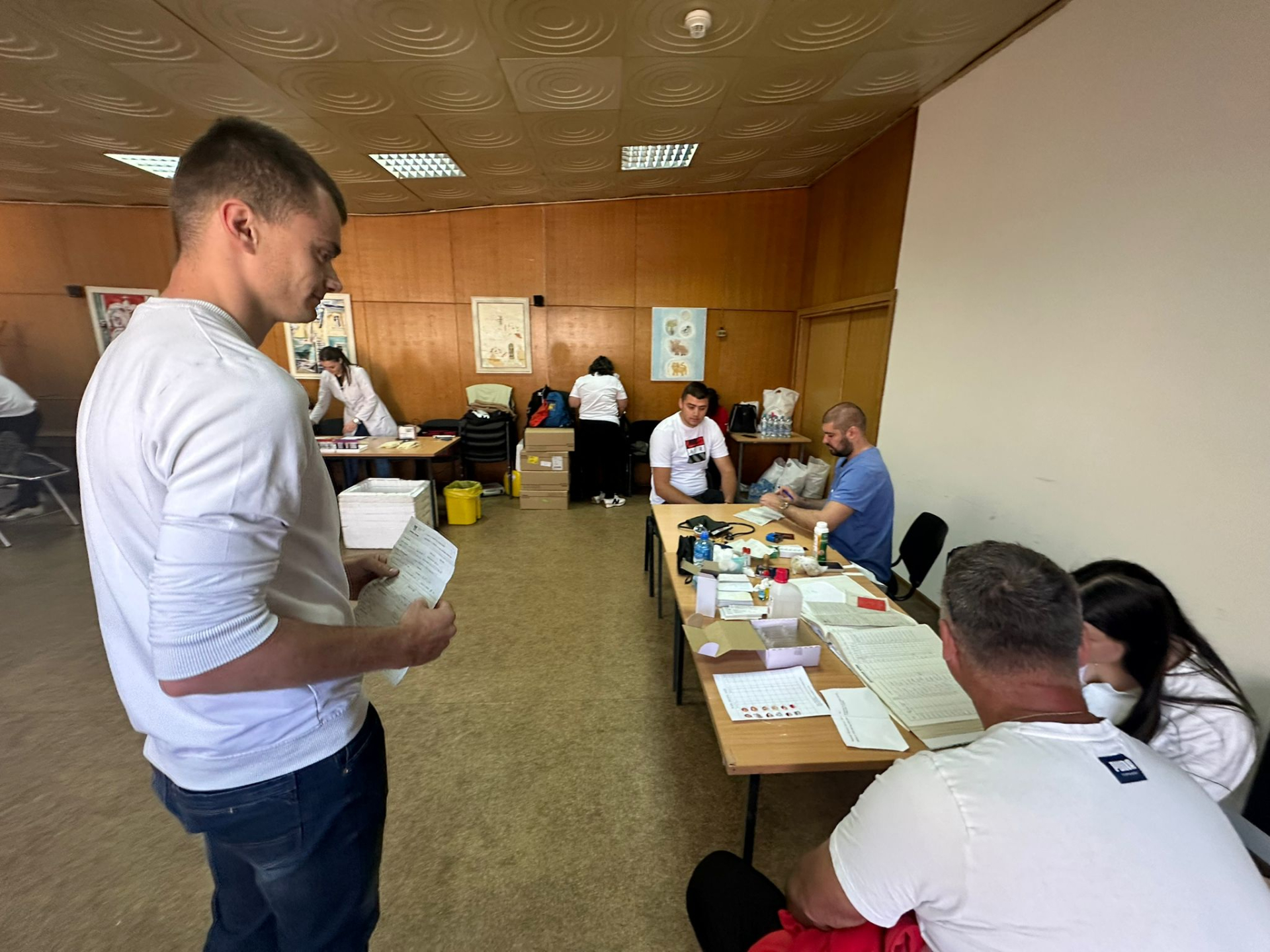 Hrani se u Narodnoj kuhinji i nema krov nad glavom, ali zajednici daje ono jedino što ima - krv: Dirljiva priča o humanom Prvoslavu iz Čačka (FOTO)