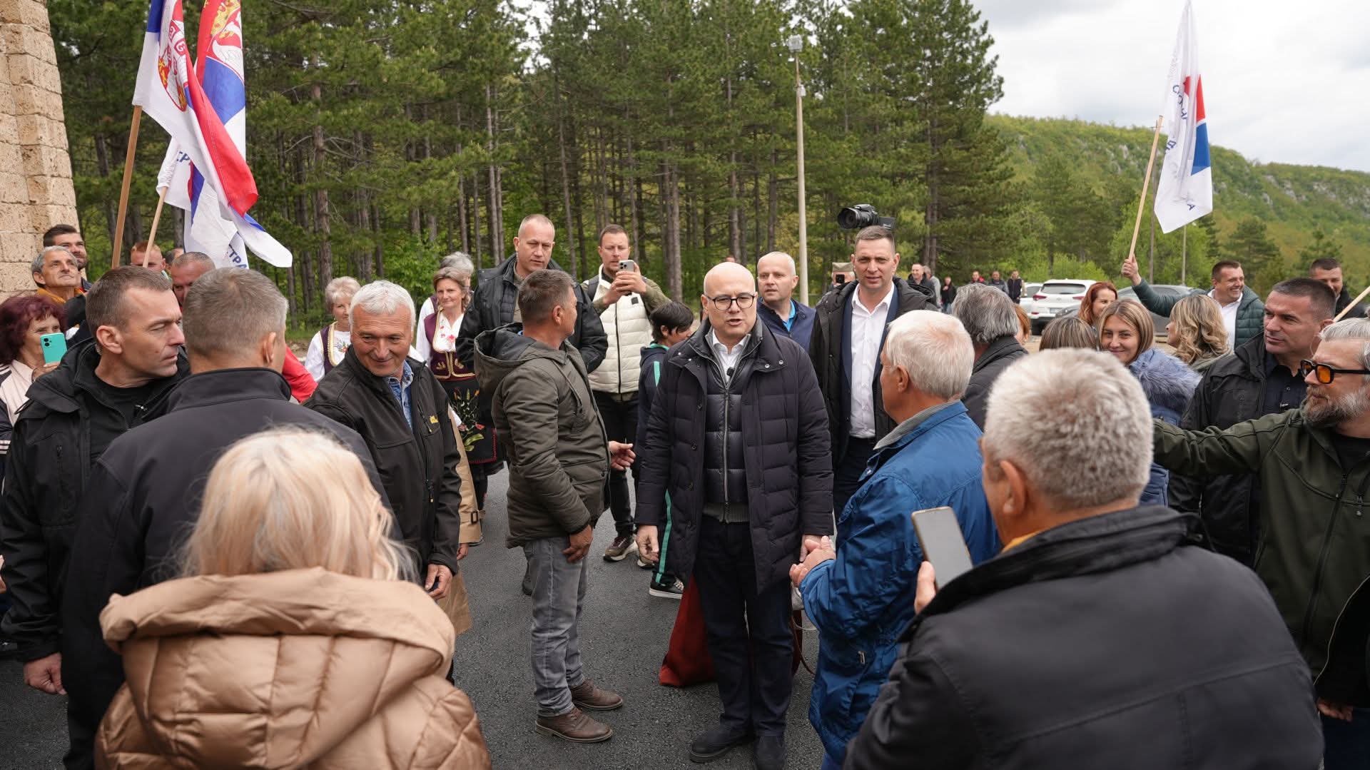 Ne damo Srbiju onima koji bi da je sruše i bace na kolena: Oglasio se Vučević uoči velikog narodnog skupa - dolazimo u Niš da pričamo sa narodom