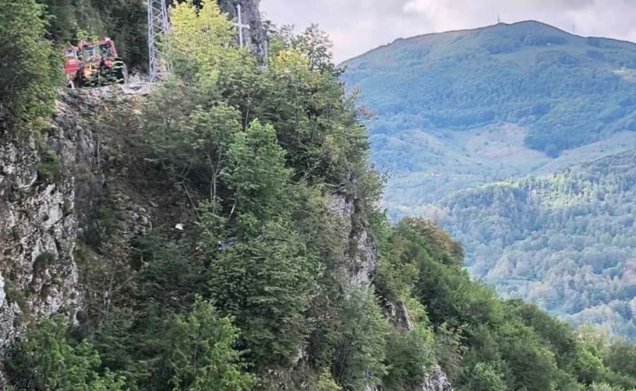 Povređen i promrzao satima visio iznad ambisa, neverovatno šta je Bogdan (62) preživeo: Porodica junaka iz Šavnika još uvek u šoku, mnogi kažu - ovo je Božije čudo (FOTO) 