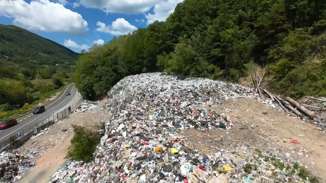 Hitno rešenje sa nesanitarnu deponiju u Kosjeriću / foto: RINA