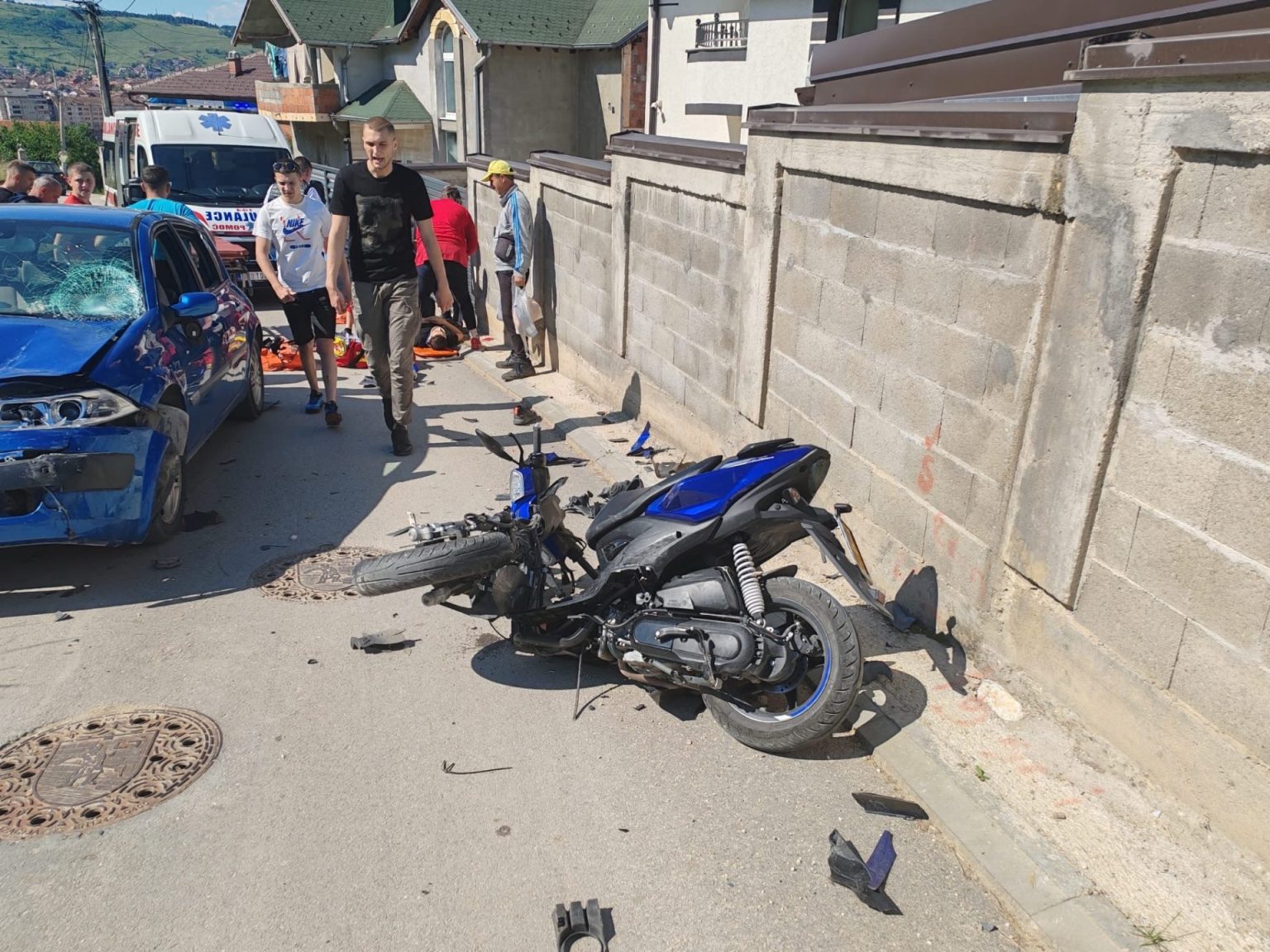 Dete povredjeno u Novom Pazaru: Naleteo automobil dok je vozio motorcikl, odmah prezen u bolnicu