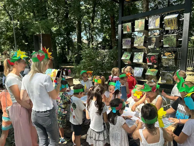 Sjajna poruka stiže iz Čačka: Eko-fest okupio veliki broj dece i mladih – obrazovanje je temelj i suština pozitivnih promena (FOTO)