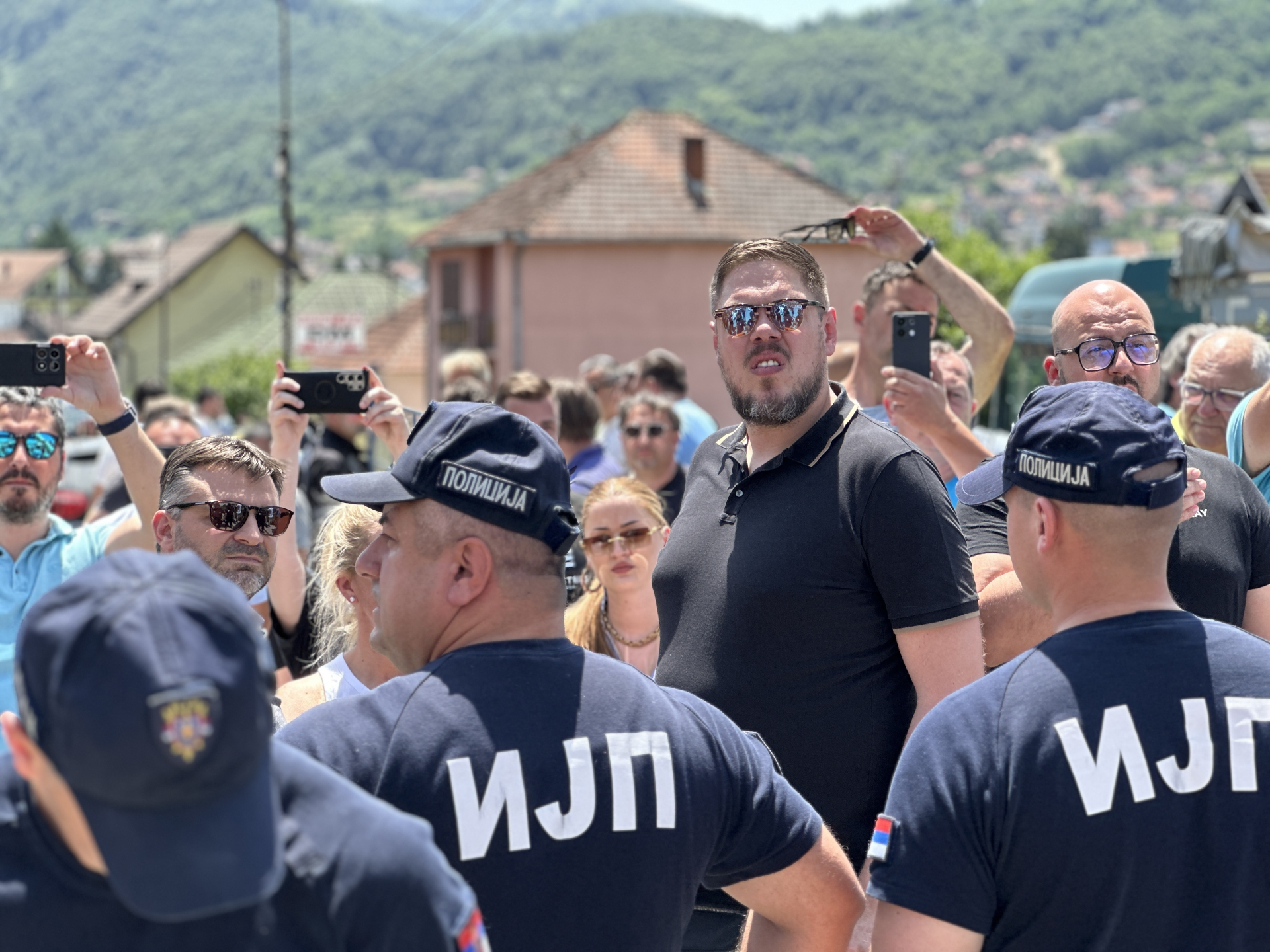 Blokaderi se okupili u centru Kosjerića / foto: RINA