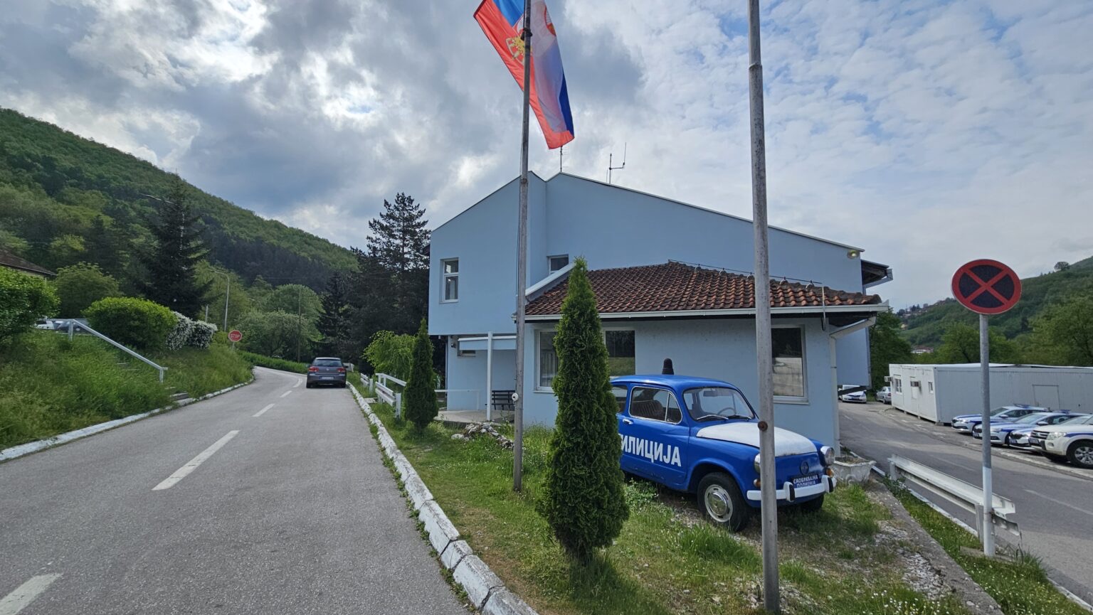 Šok policajaca u Prijepolju: Za volanom zatekli dečaka od 12 godina, a pozadi mu sedela majka