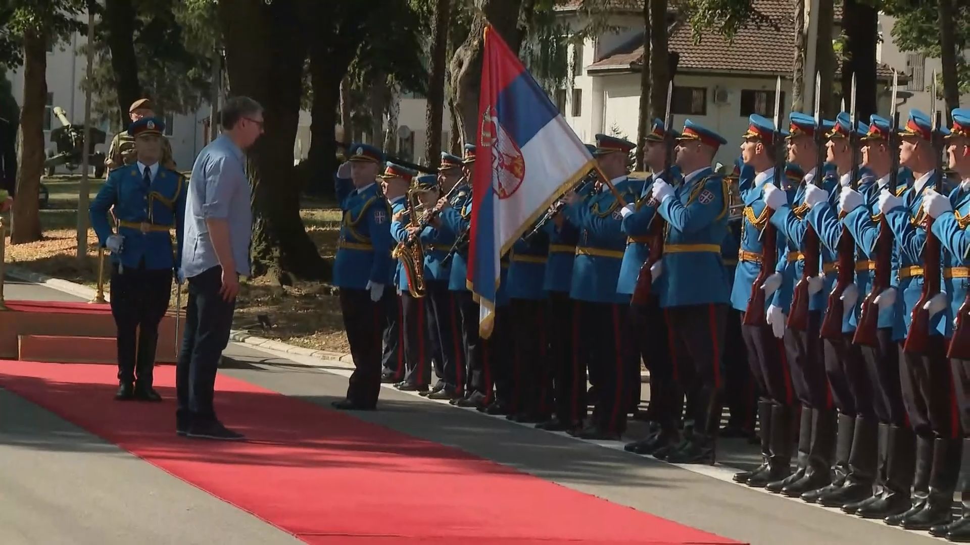 Presudne promene u Vojsci Srbije: Oglasio se predsednik Vučić nakon sastanka u Generalštabu (FOTO)