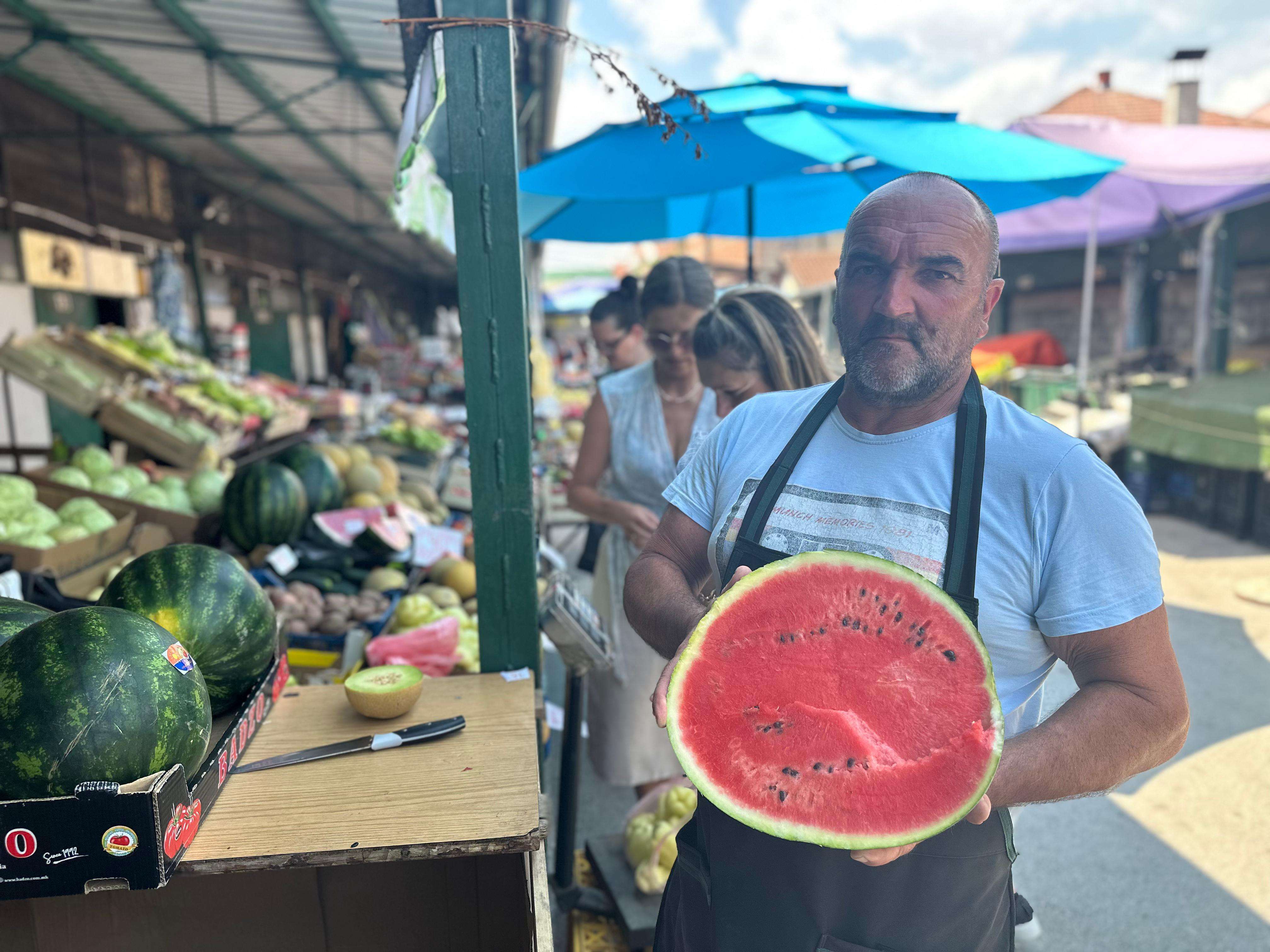 Lubenica na čačanksoj pijaci košta 90 dinara / foto: RINA