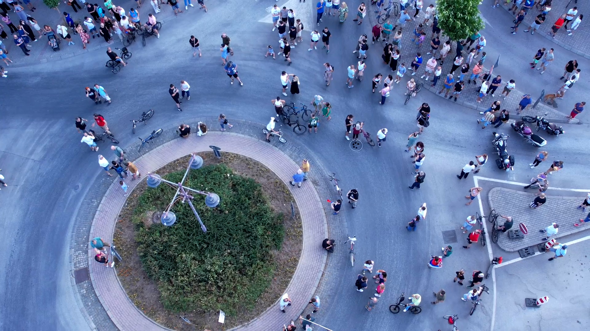 Večernja blokada kružnog toka u Čačku / foto: RINA
