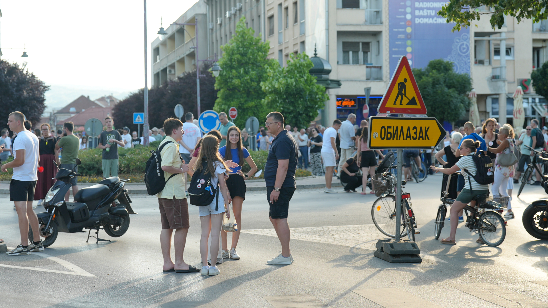 Večernja blokada kružnog toka u Čačku / foto: RINA