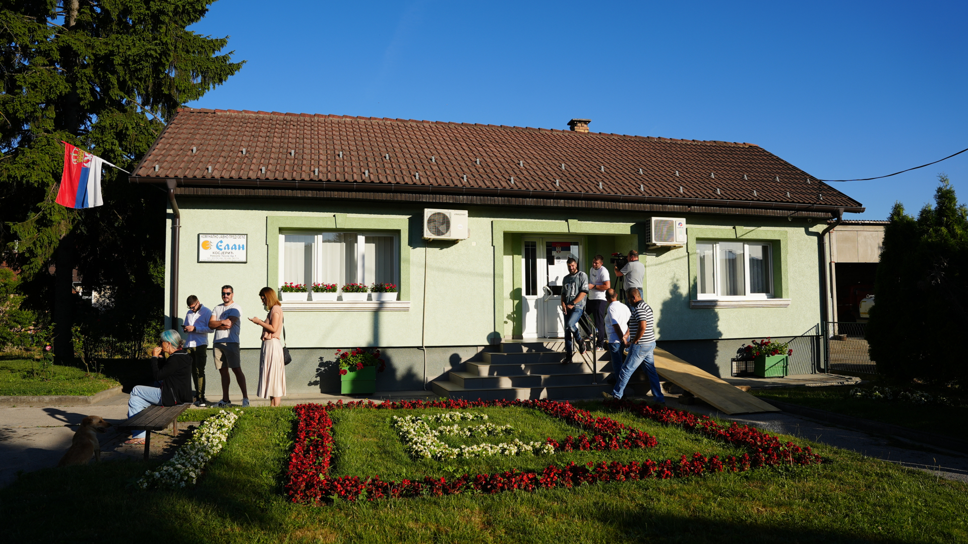 Počelo ponovljeno glasanje na biračkom mestu 25 u Kosjeriću, pravo glasa ima 434 birača/ Foto: RINA