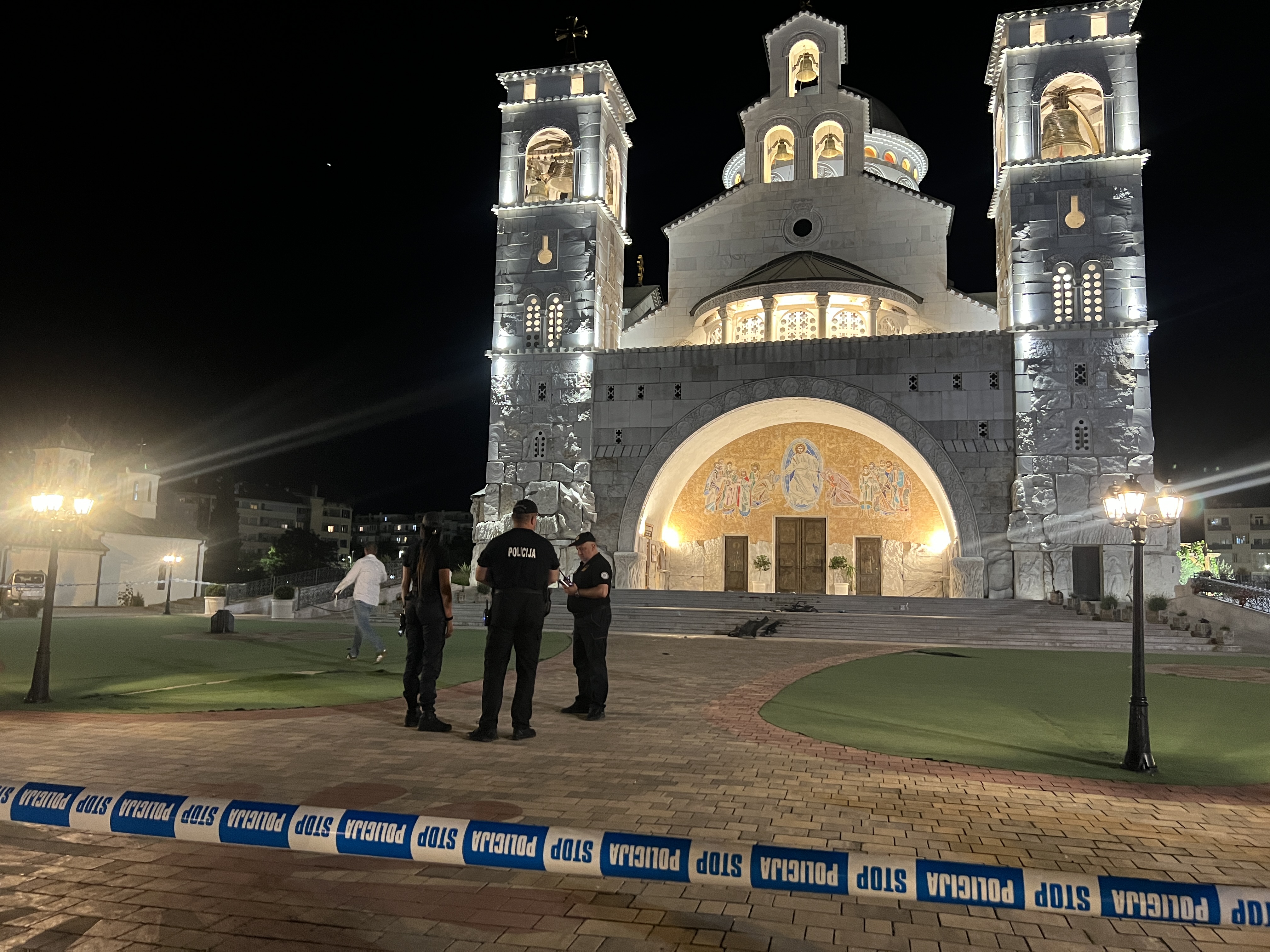 Žena koja je probila rampu i napravila haos ispred Hrama i dalje u bolnici: Nije bila pijana, čeka se rezltat testiranja na drogu, iz policije kažu - ovo nije teroristički akt