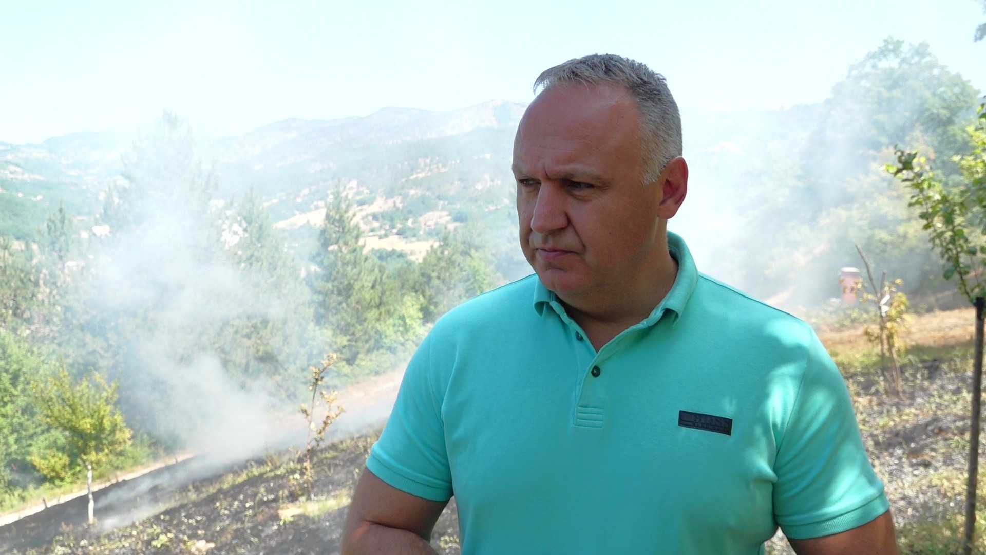 Vatra gutala sve pred sobom kod Priboja: Požar stigao i do kuća, meštani i vatrogasci herojski sprečili katastrofu, plamen stavljen pod kontrolu
