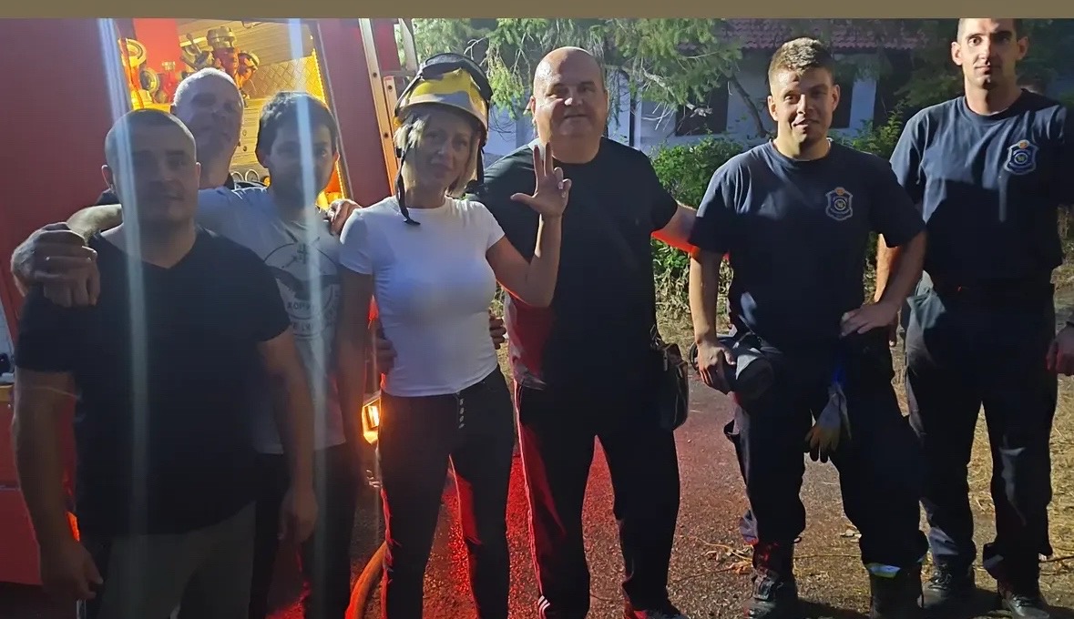 Svi su priskočili da pomognu: Bojana i njene kolege herojski reagovali tokom gašenja požara, teška noć iza Kragujevčana (FOTO)