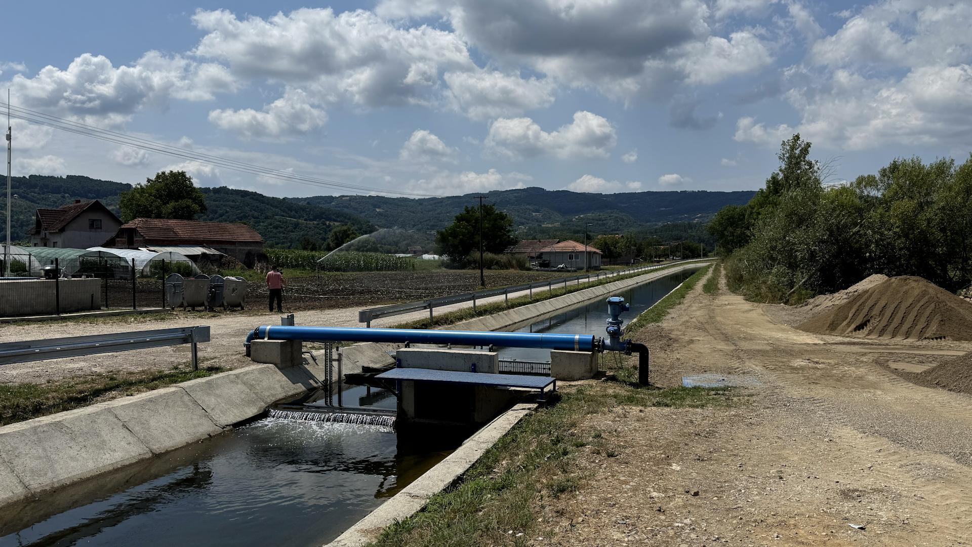 Kanal za navodnjavanje kod Parmenca spas za poljoprivrednike / foto: RINA