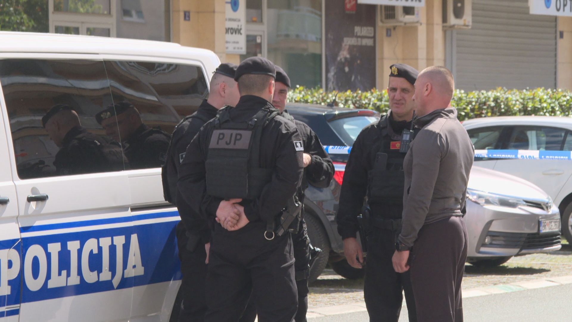 Užas šta se dešava, tu je moglo u prolazu biti i neko dete: Stanovnici Podgorice uznemireni nakon likvidacije u centru grada, za ubicom Igora Nedovića se i dalje se traga 