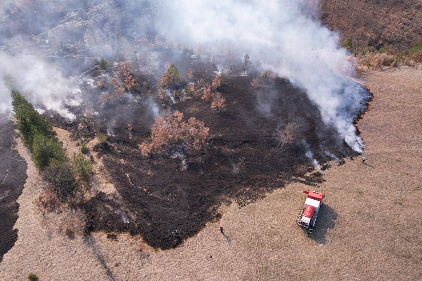 Jedanaest aktivnih požara u Srbiji, građanima preti kazna do milion dinara zbog paljenja vatre (VIDEO)