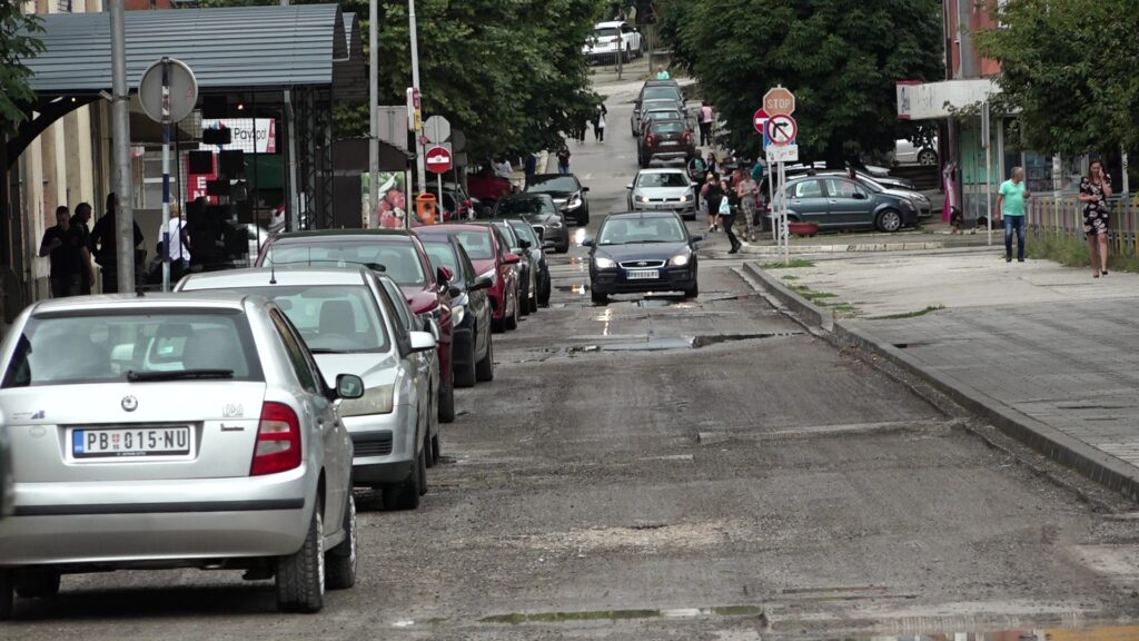Rupa do rupe i izgled kao iz tetris igrice: Ulice Priboja konačno dobijaju novo ruho, za njihovu rekonstrukciju izdvojeno je preko 50 miliona dinara