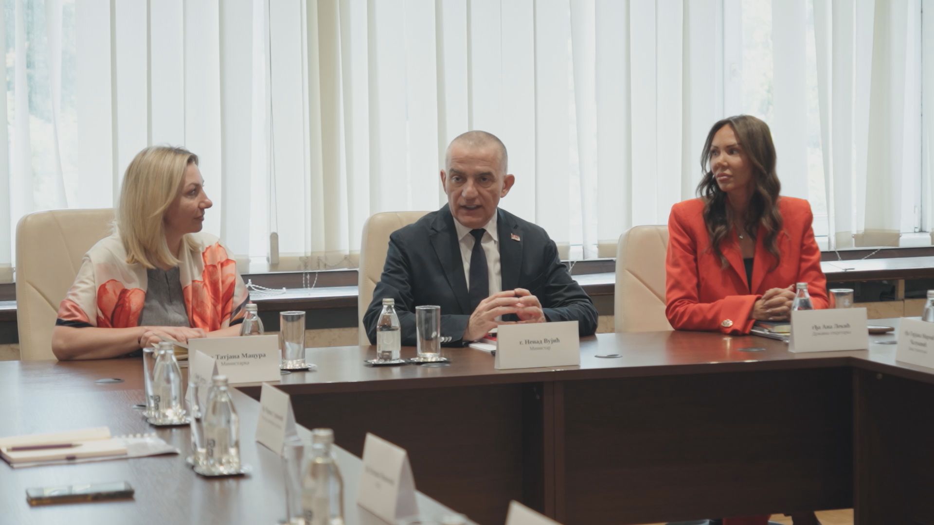 Ministar pravde Nenad Vujić najavio izmene zakona o sprečavanju nasilja u porodici koji sve menja: Porodični nasilnici više neće imati gde da se sakriju,  žrtve moraju imati podršku (FOTO)(VIDEO)
