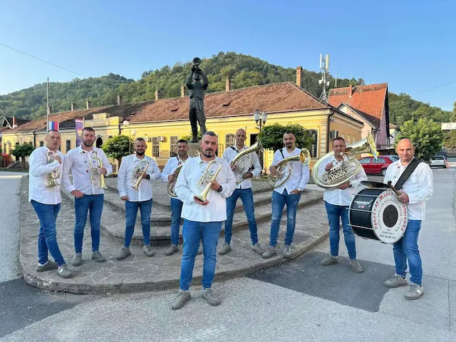 Sitno se odbrojava do početka Sabora trubača u Guči / foto: RINA