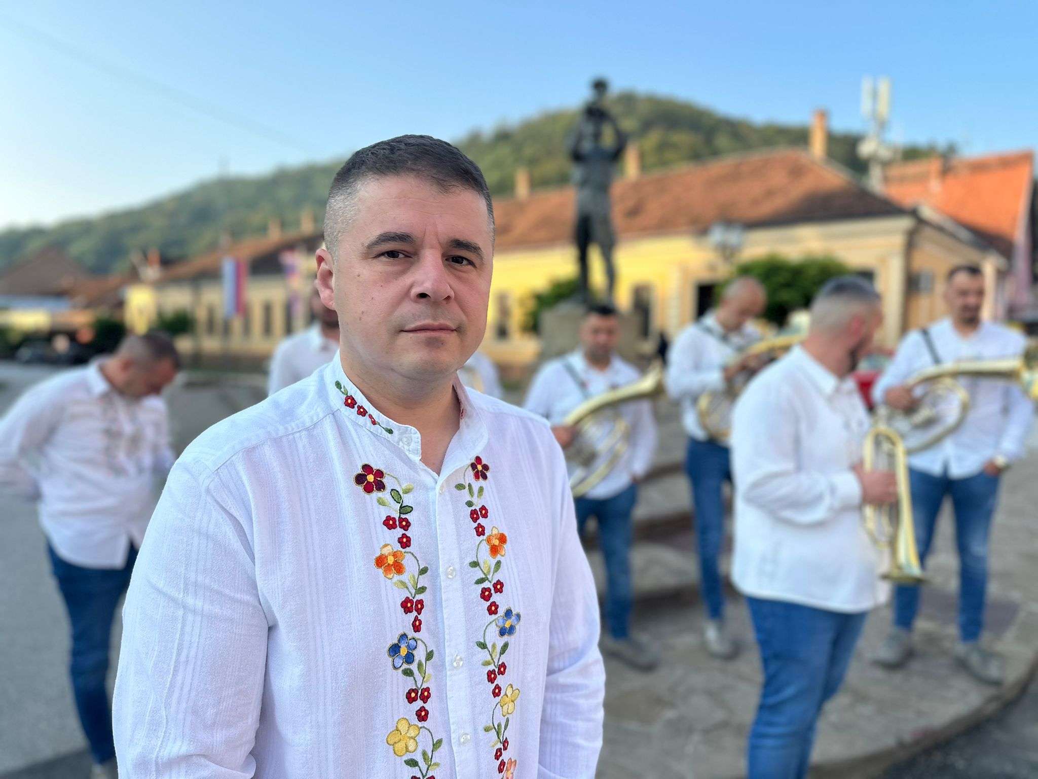 Poranili, zoru prevarili: Odbrojavaju se minute do početka Sabora trubača u Guči, iskusni Marko kaže - spremamo se mesecima da na ovoj smotri pokažemo šta znamo (FOTO)