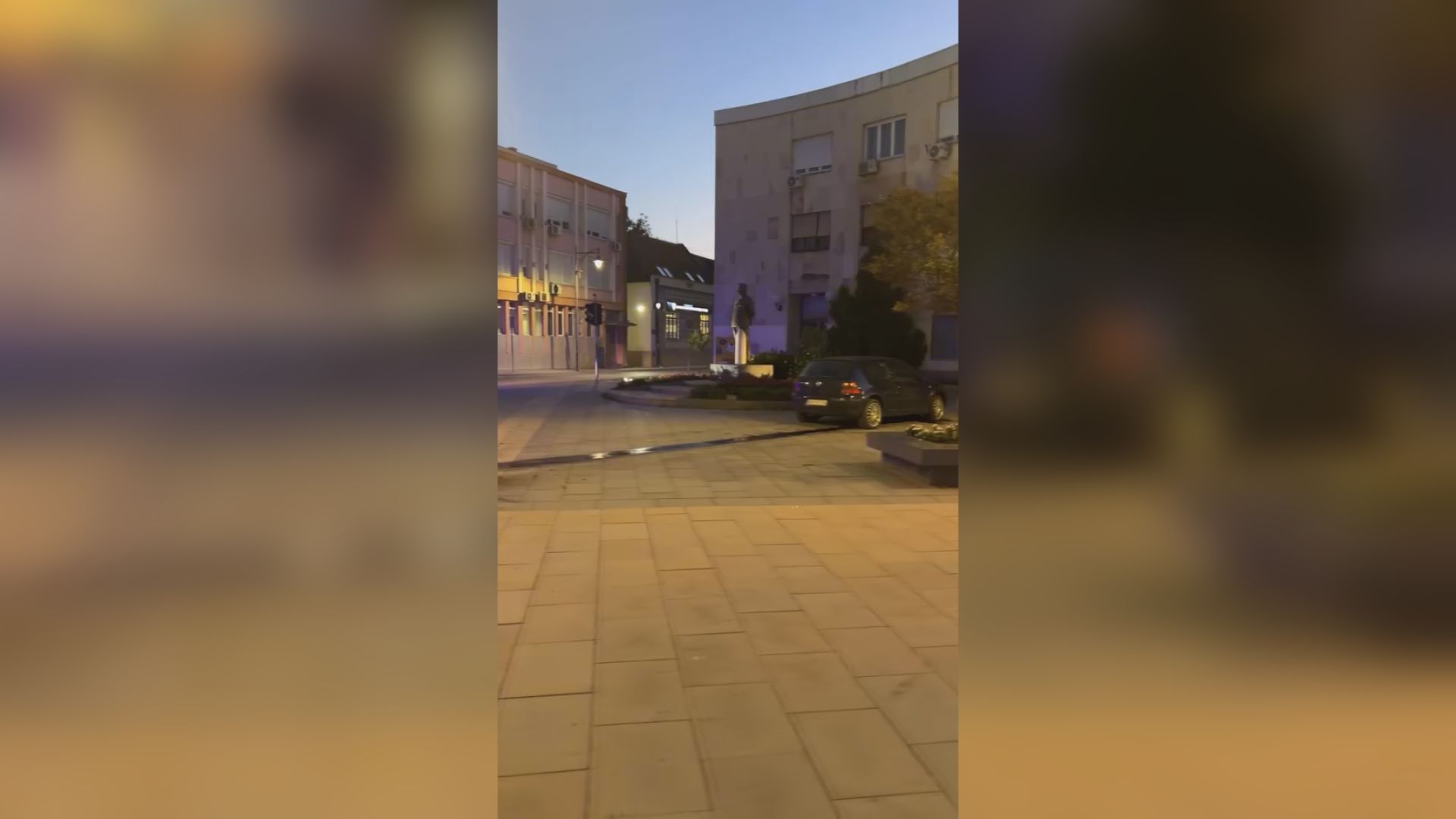 Drama u Čačku: Vozač golfa uleteo na gradsko šetalište, za dlaku izbegnuta tragedija - građani nisu verovali šta vide (FOTO)(VIDEO)