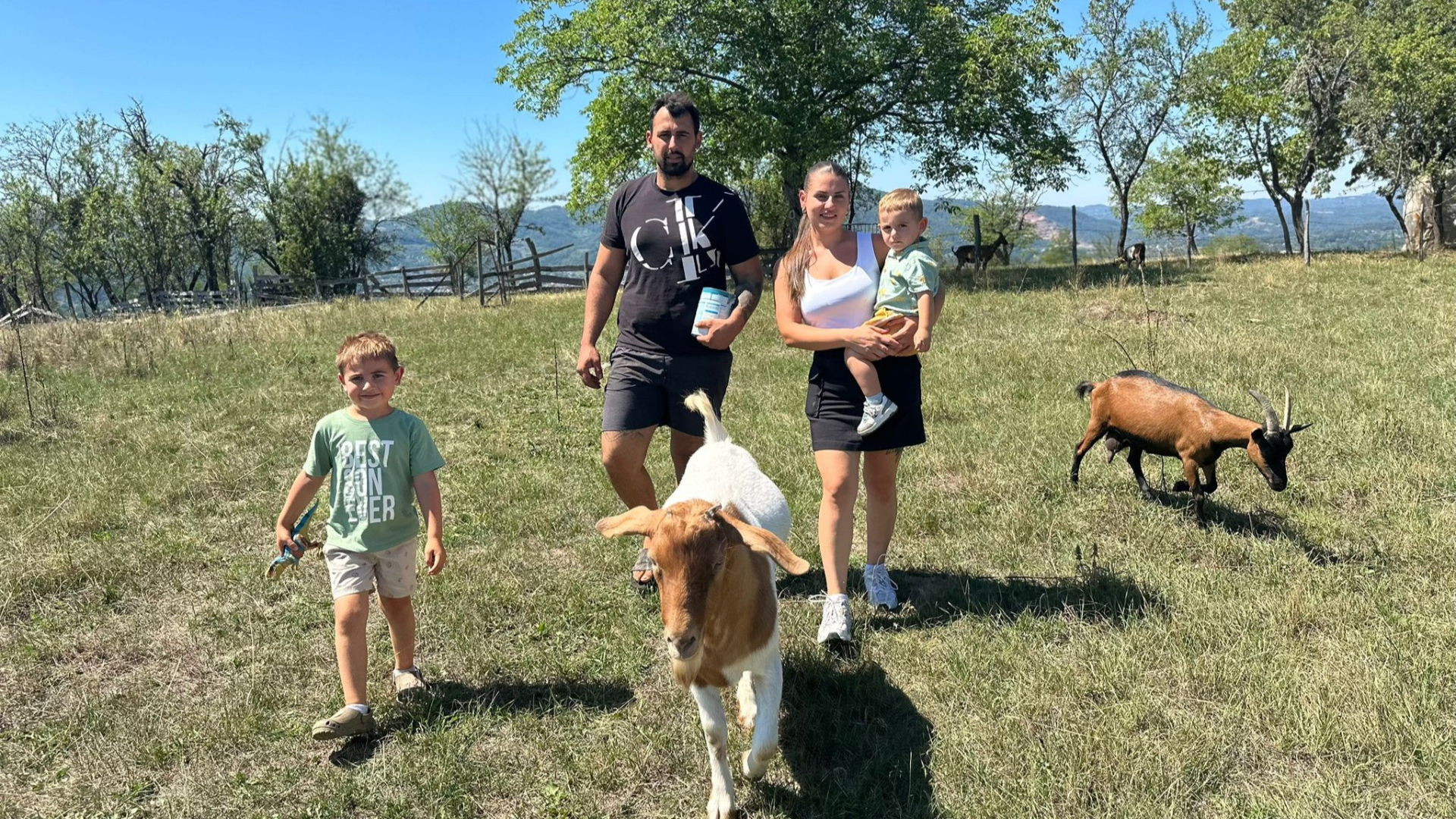 Mina i Jovan kupili kuću uz pomoć konkursa i sa decom sada uživaju svaki dan / foto: RINA