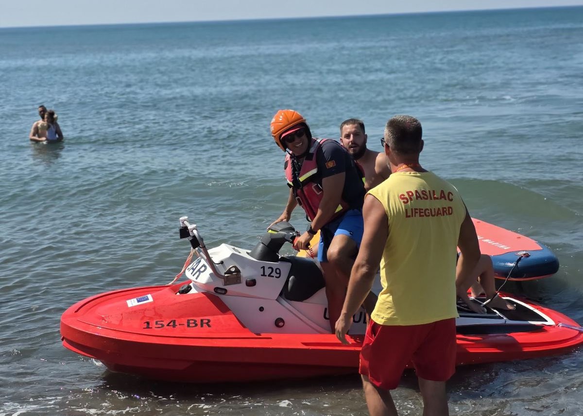 Spašene tri osobe na Adi Bojani, među njima i bračni par iz Srbije: Snažan vetar napravio haos - lica na SUP daskama našla se u velikoj opasnosti