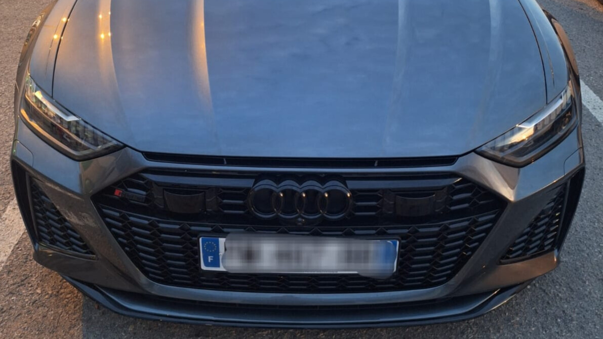 Sumnjiv i skupocen audi odmah zaplenjen na graničnom prelazu: Francuz krenuo u Crnu Goru autom za kojim je tragao Interpol (FOTO)