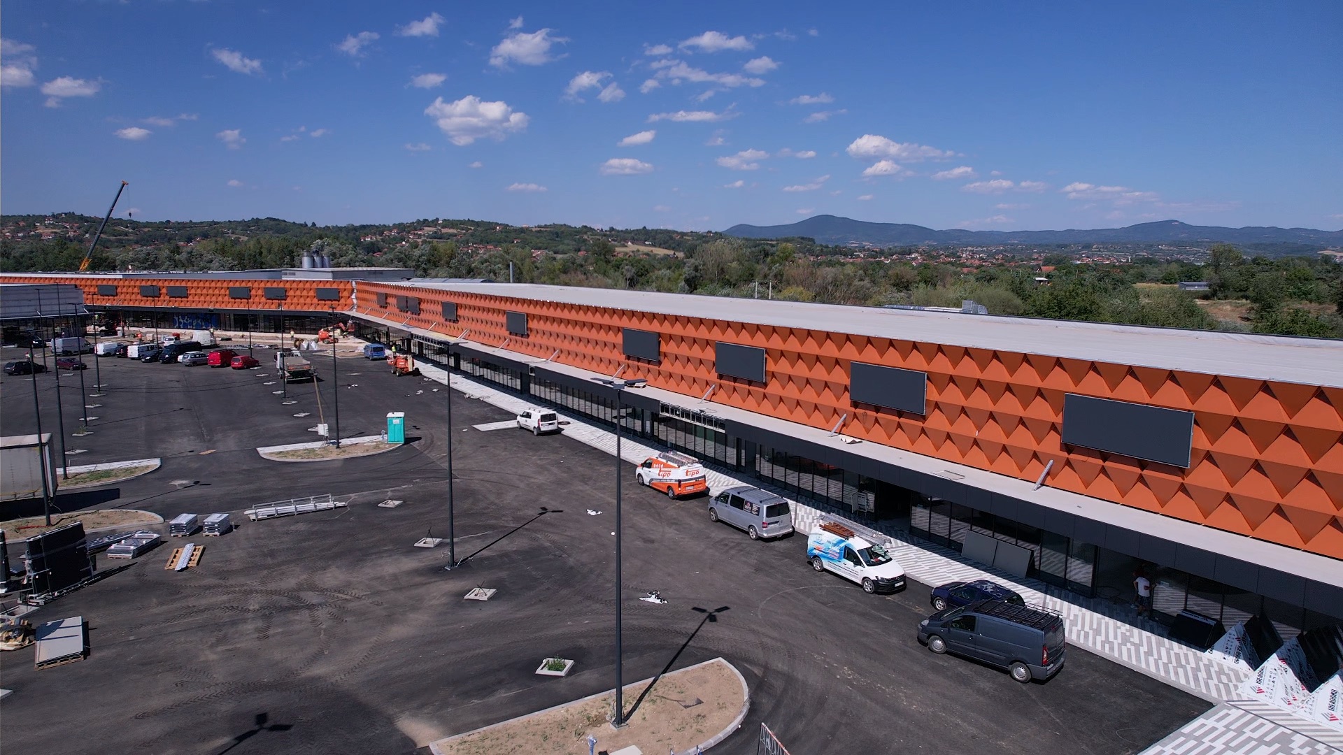 Poznato kada se otvara veliki tržni centar u Čačku: Biće to najveći ritejl park u Zapadnoj Srbiji - stižu renomirani svetski brendovi i ugostiteljski lanci (FOTO)