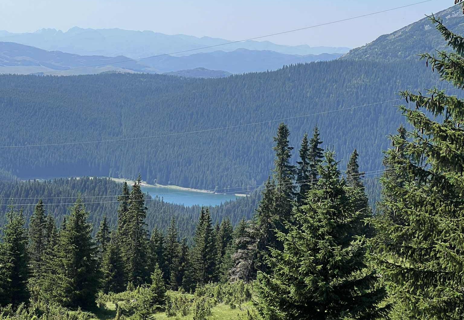 Ovo mesto je hit leta u Crnoj Gori: Gosti iz čitavog sveta umesto mora biraju da dođu na Žabljak, divlje lepote Durmitora ostavljaju bez daha (FOTO) 